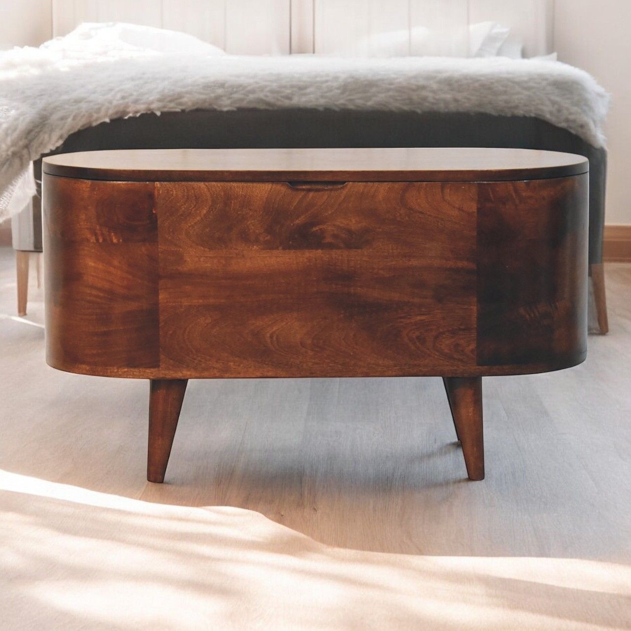 Rounded Lid Up Blanket Box