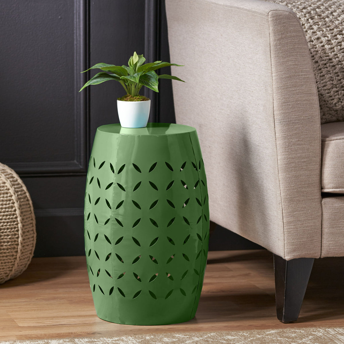 Outdoor Side Table With Barrel Shape