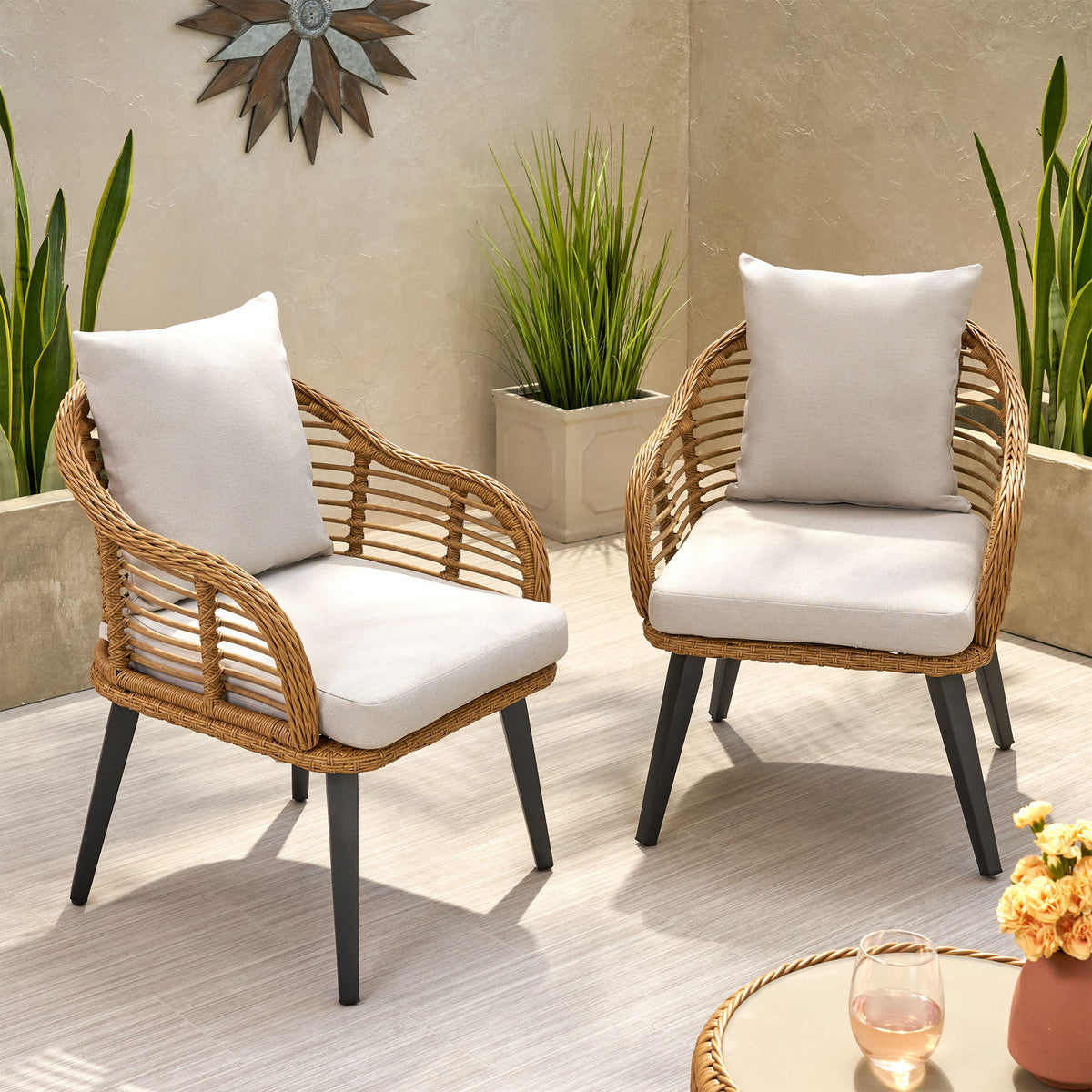 Outdoor Accent Chair With Aluminum Frame And Rattan Seating