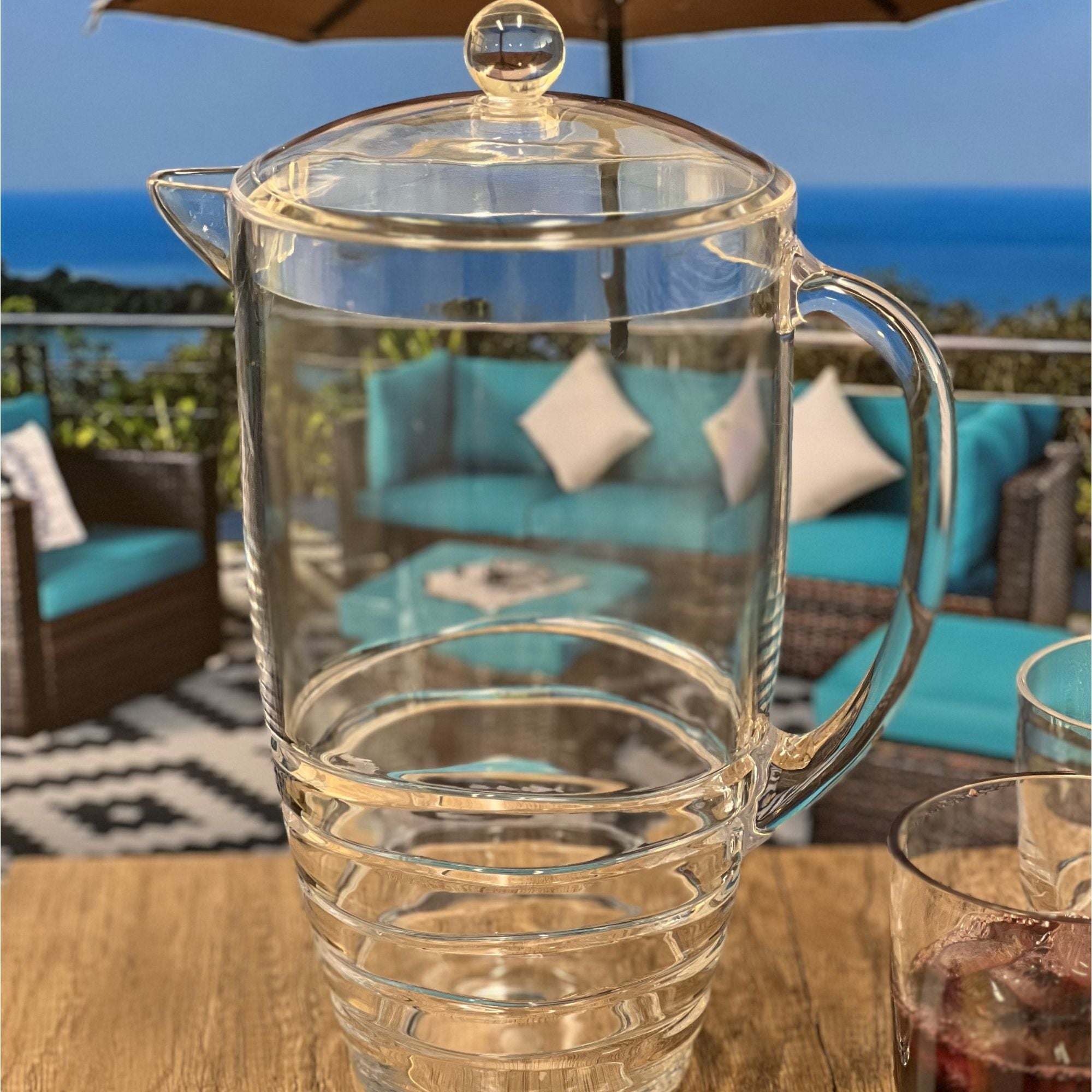 Swirl Unbreakable Plastic Water Pitcher With Lid And Spout