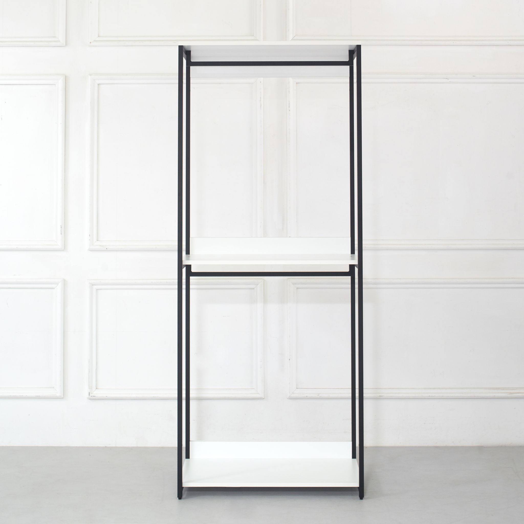 Fiona - Walk In Closet With Shelves