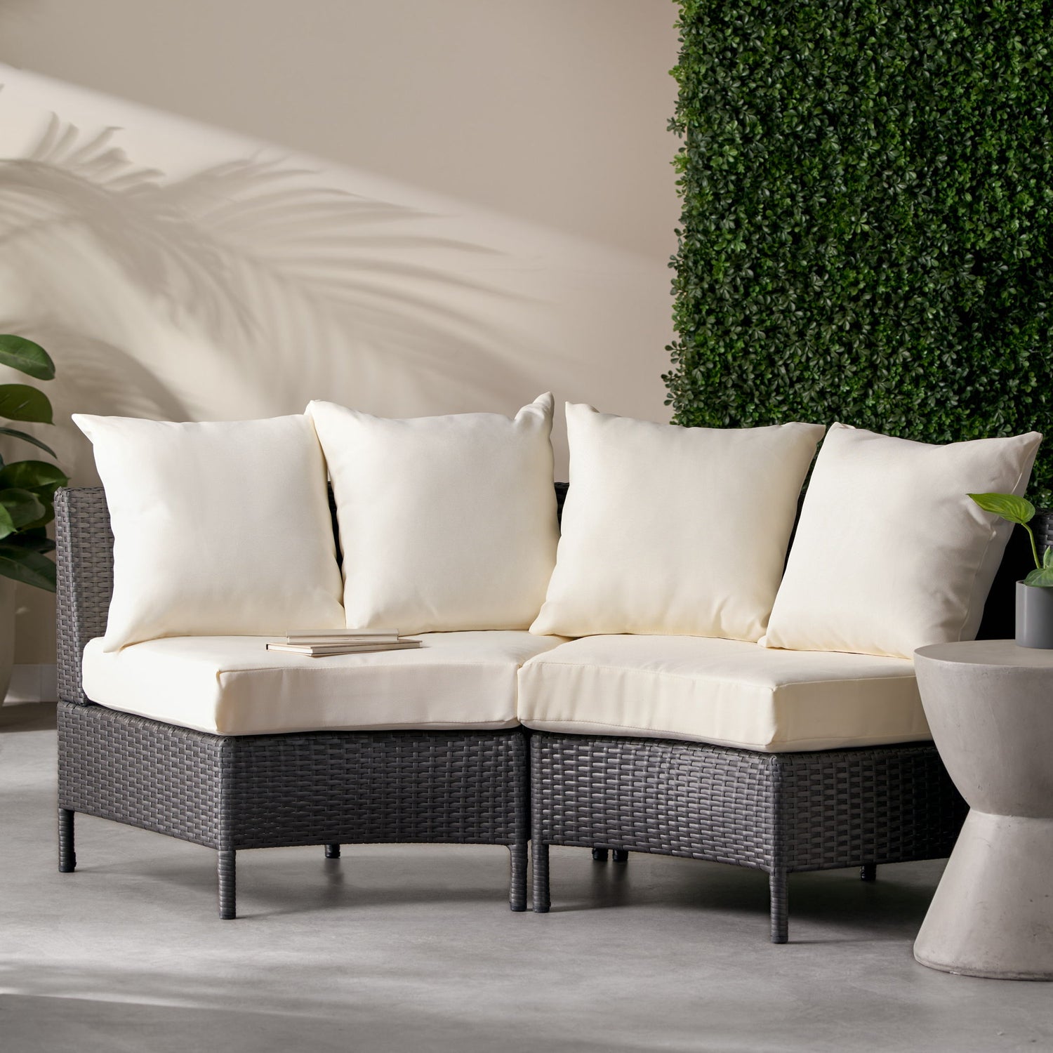 Pt Limon - Modern Outdoor Single Sofa