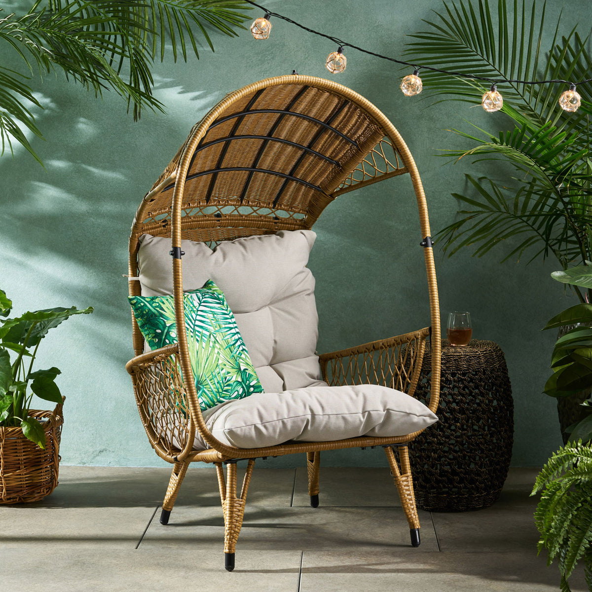 Outdoor Wicker Standing Basket Chair With Cushion