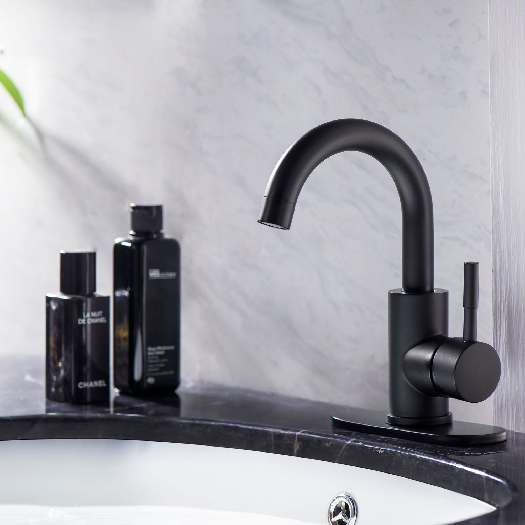 Modern Bathroom Faucet Single Hole Single Handle