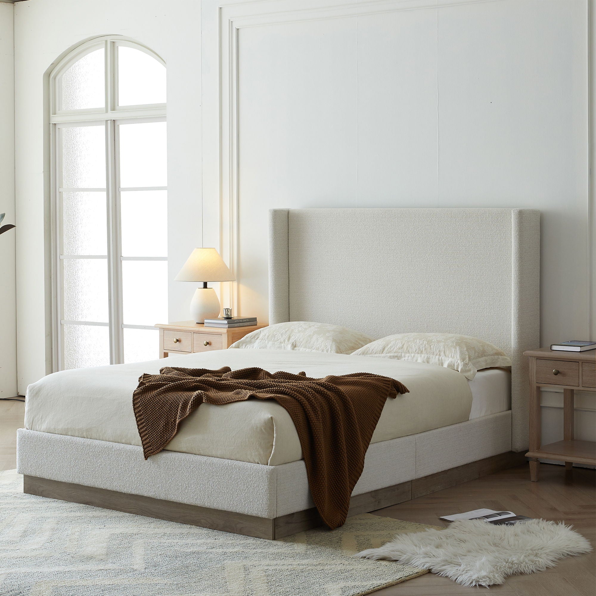 Hosford - Minimalist Upholstered Wingback Bed With Wood Base Platform