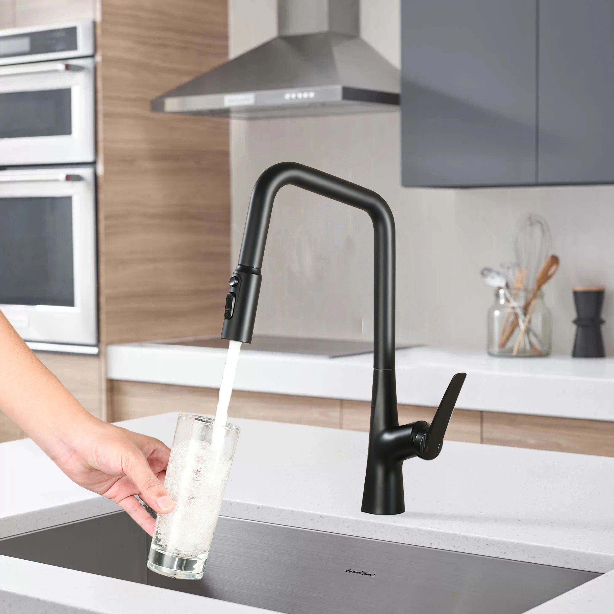 Professional Kitchen Faucet With 3 Function 360 Sprayer And 1 Touch Switching