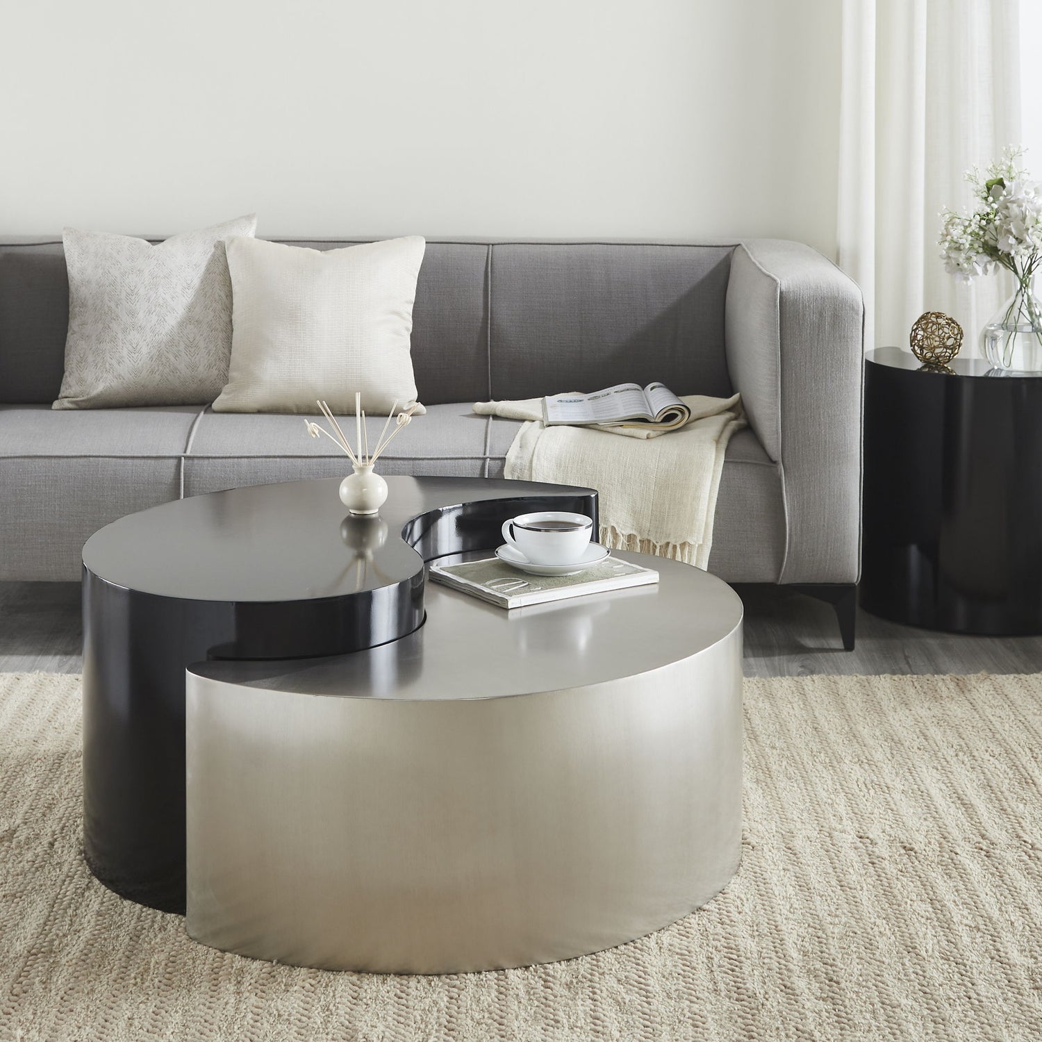 Ying Yang - Table