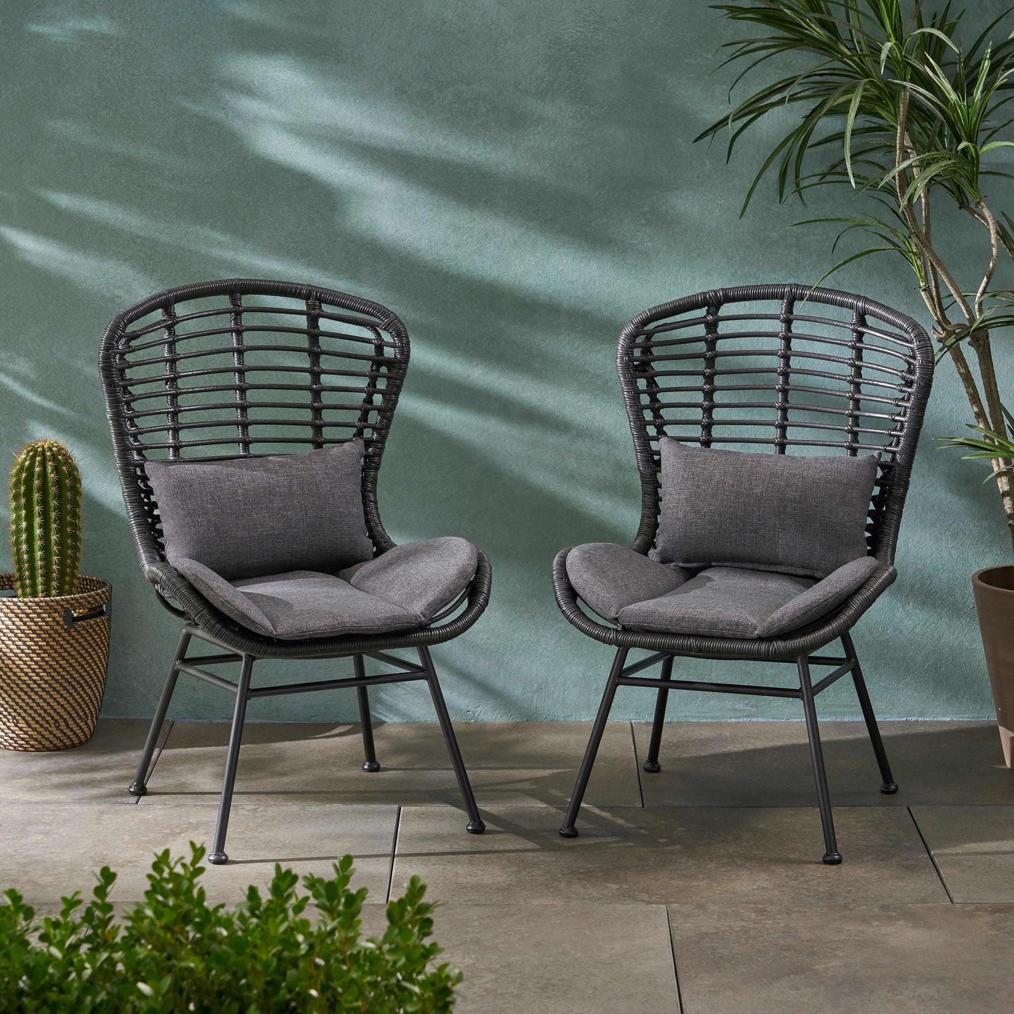 Calypso - Outdoor Chair With Water Resistance Cushion And Iron Frame