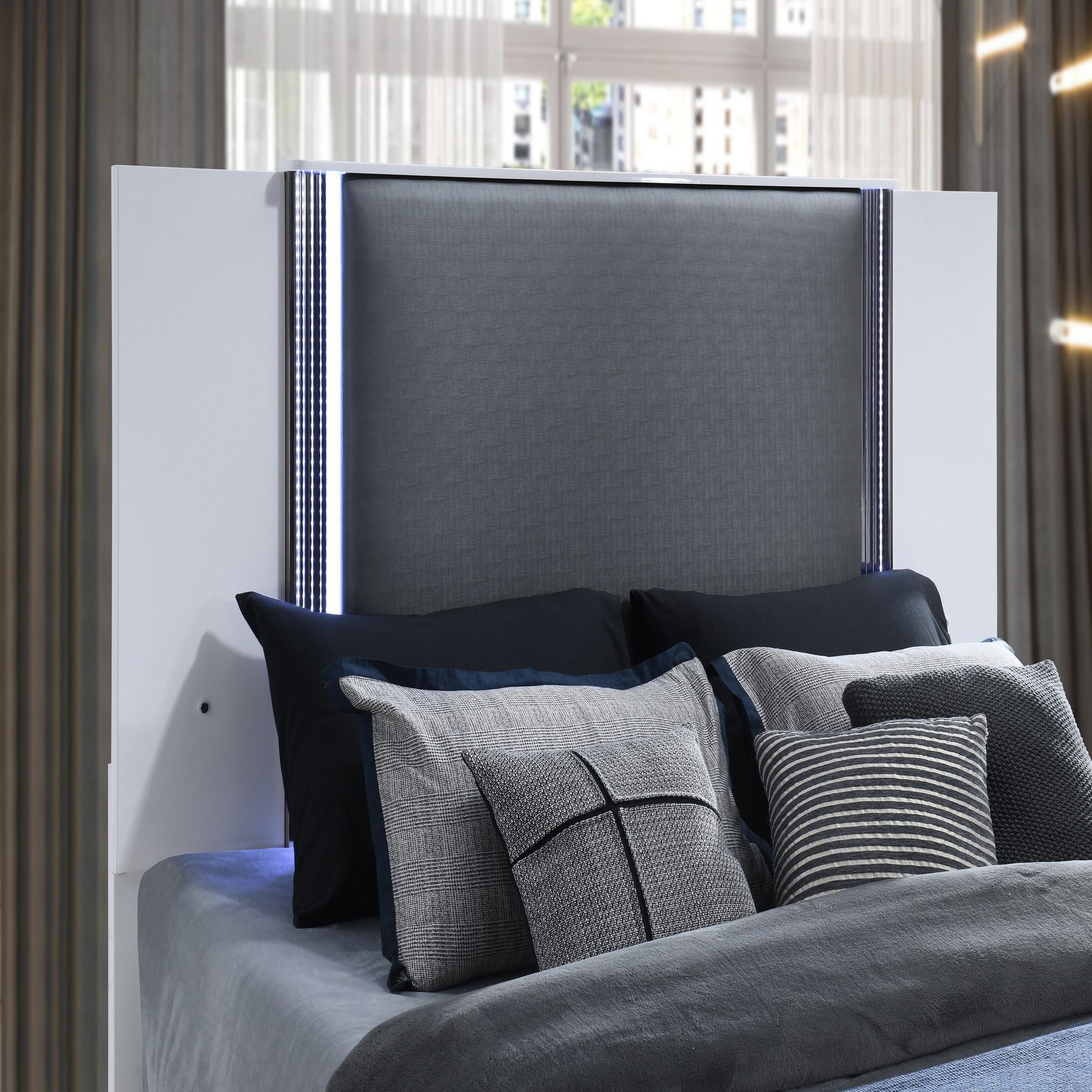 Moon - Bed &amp; LED Accent Lighting