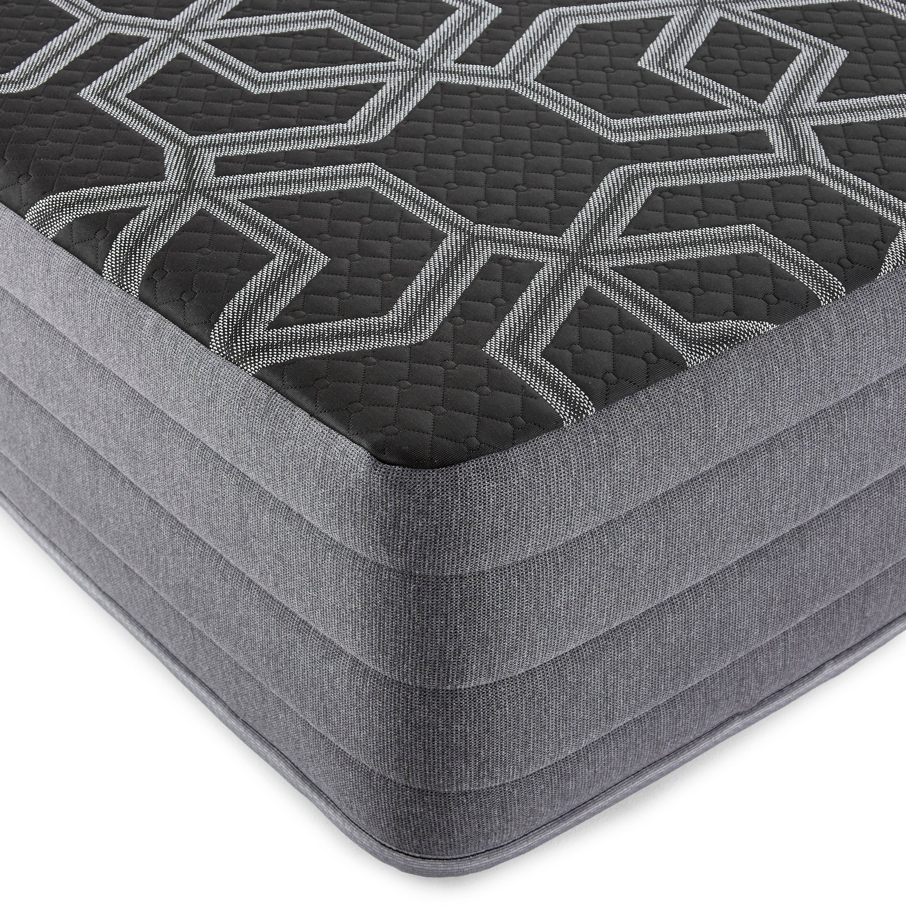 12&quot; Smooth Top Hybrid Medium Plush Mattress