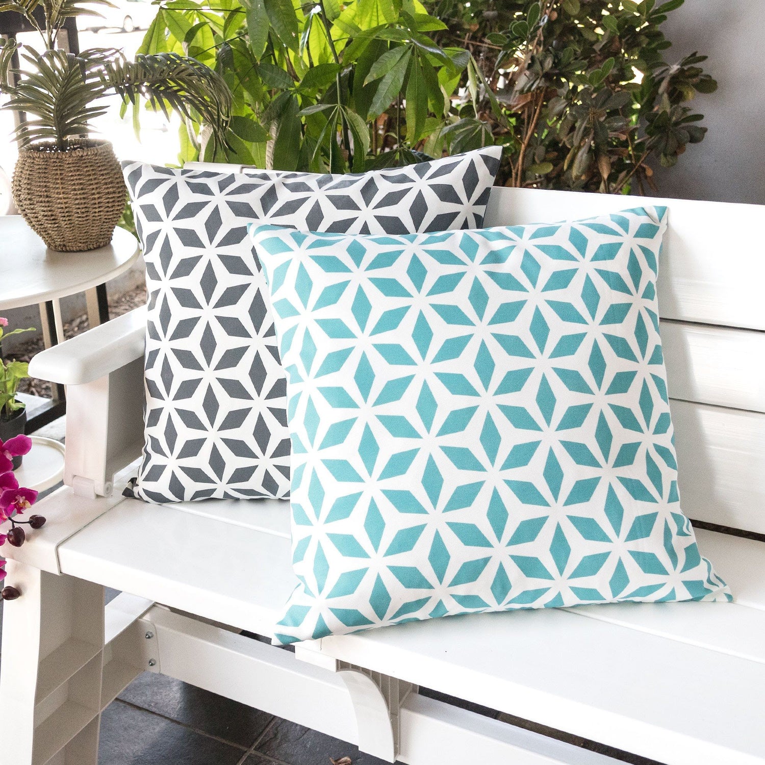 Crystal Burst - Outdoor &amp; Indoor Pillow