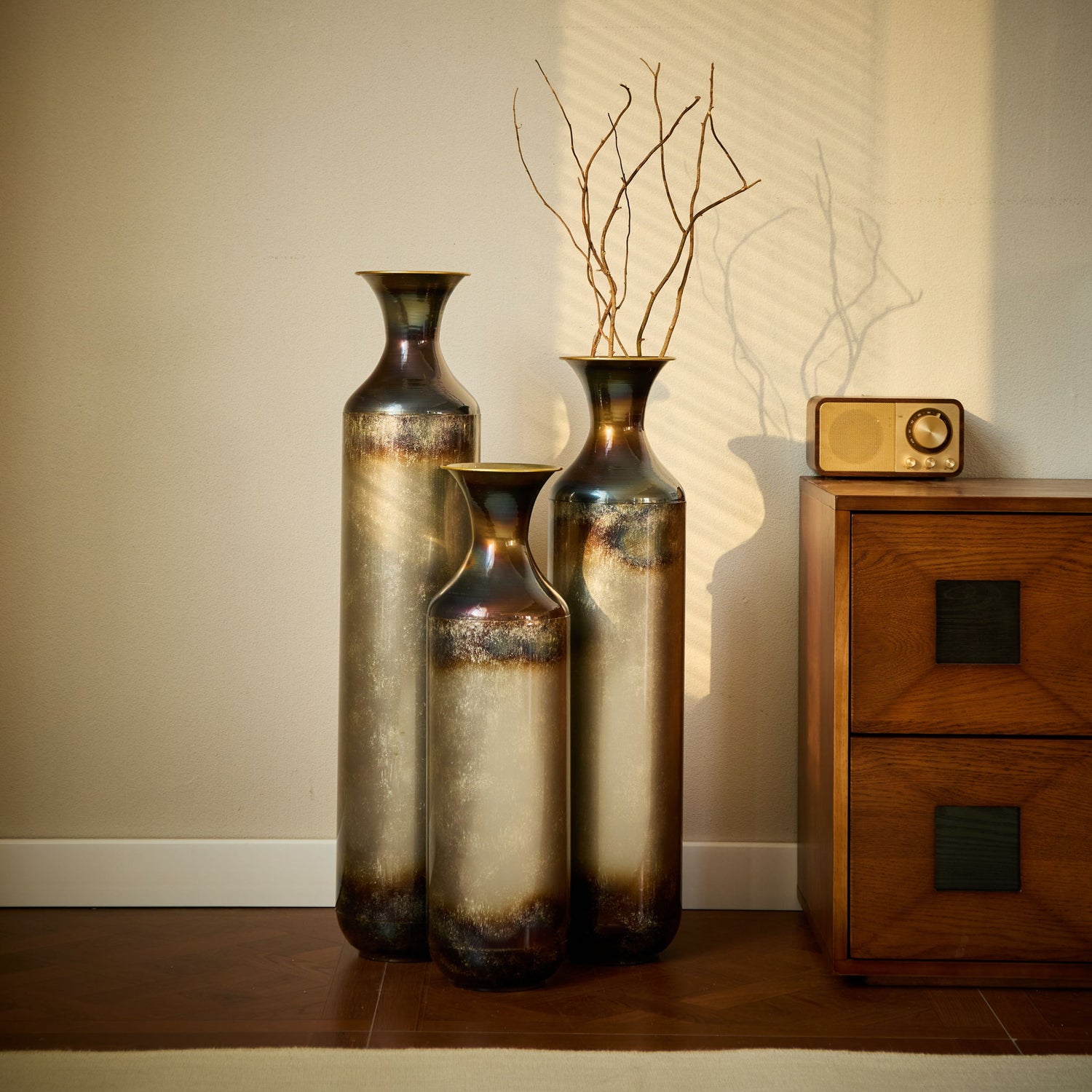 Modern Droplet Shaped Floor Vase Set, Glazed Metal Decorative Vases 3 Piece Home Accent For Living Room - Gold / White