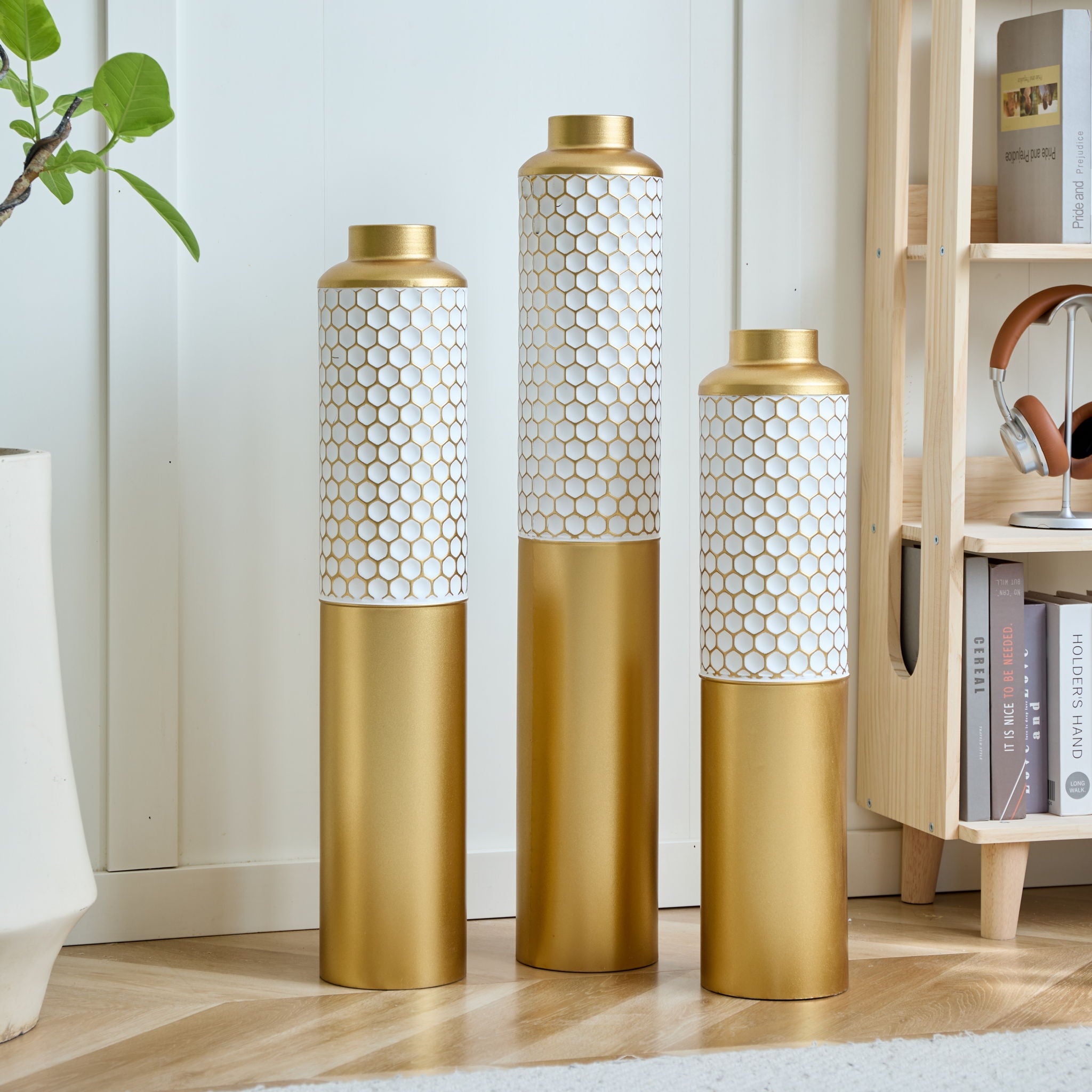 Modern Droplet Shaped Floor Vase Set Honeycomb Design, 3 Piece Metal Decorative Vases For Home Interior Display - Gold / White