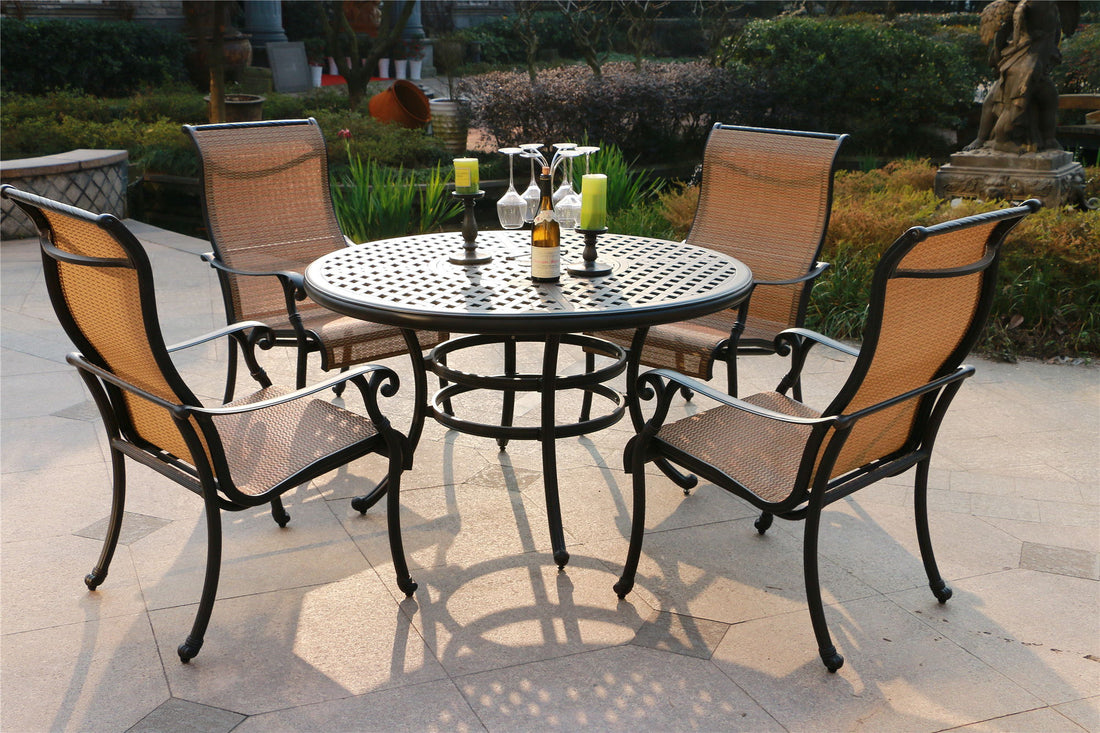 Round 51.9&quot; Long Aluminum Dining Set