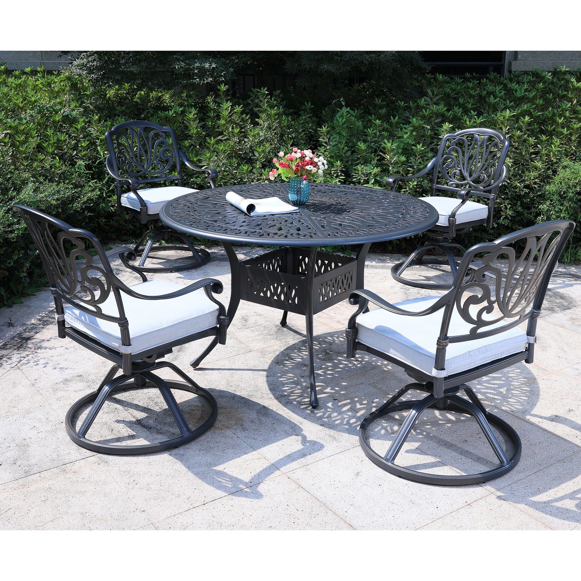 Round 48.03&quot; Long Aluminum Dining Set With Cushions