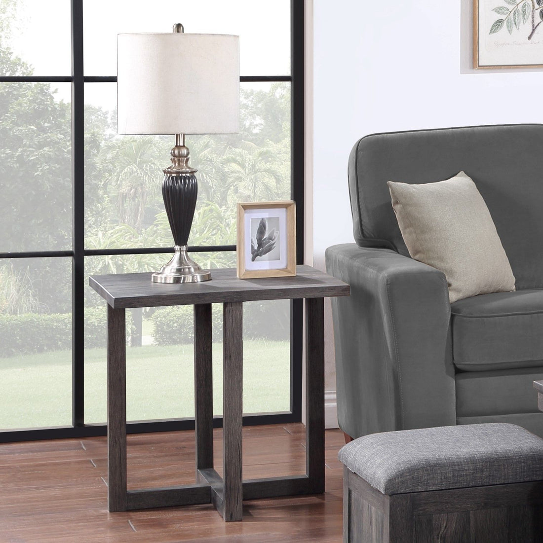 Moseberg - 24&quot; End Table