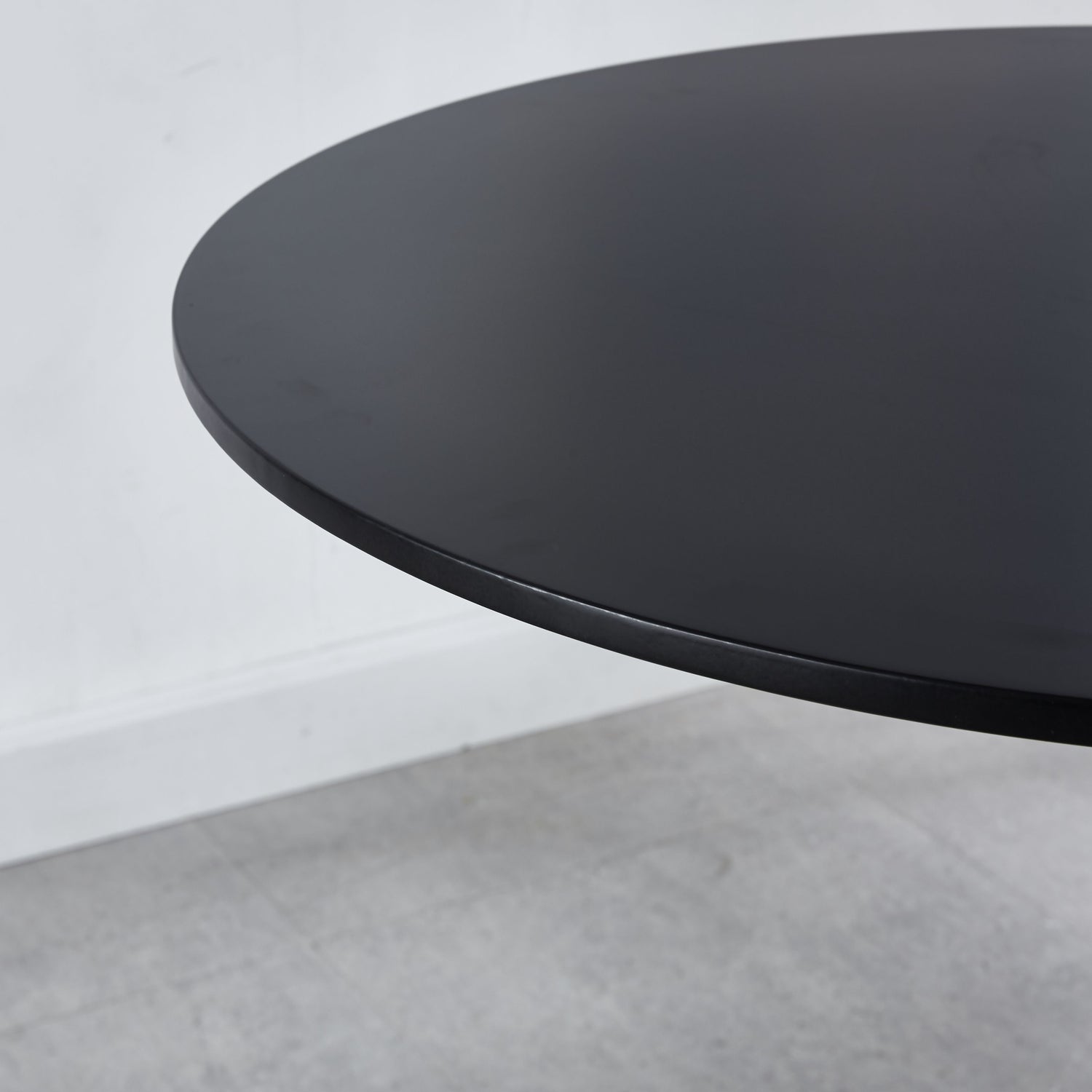 31.5&quot; Tulip Table Mid-Century Dining Table For 2-4 People With Round MDF Table Top, Pedestal Dining Table, End Table Leisure Coffee Table - Black