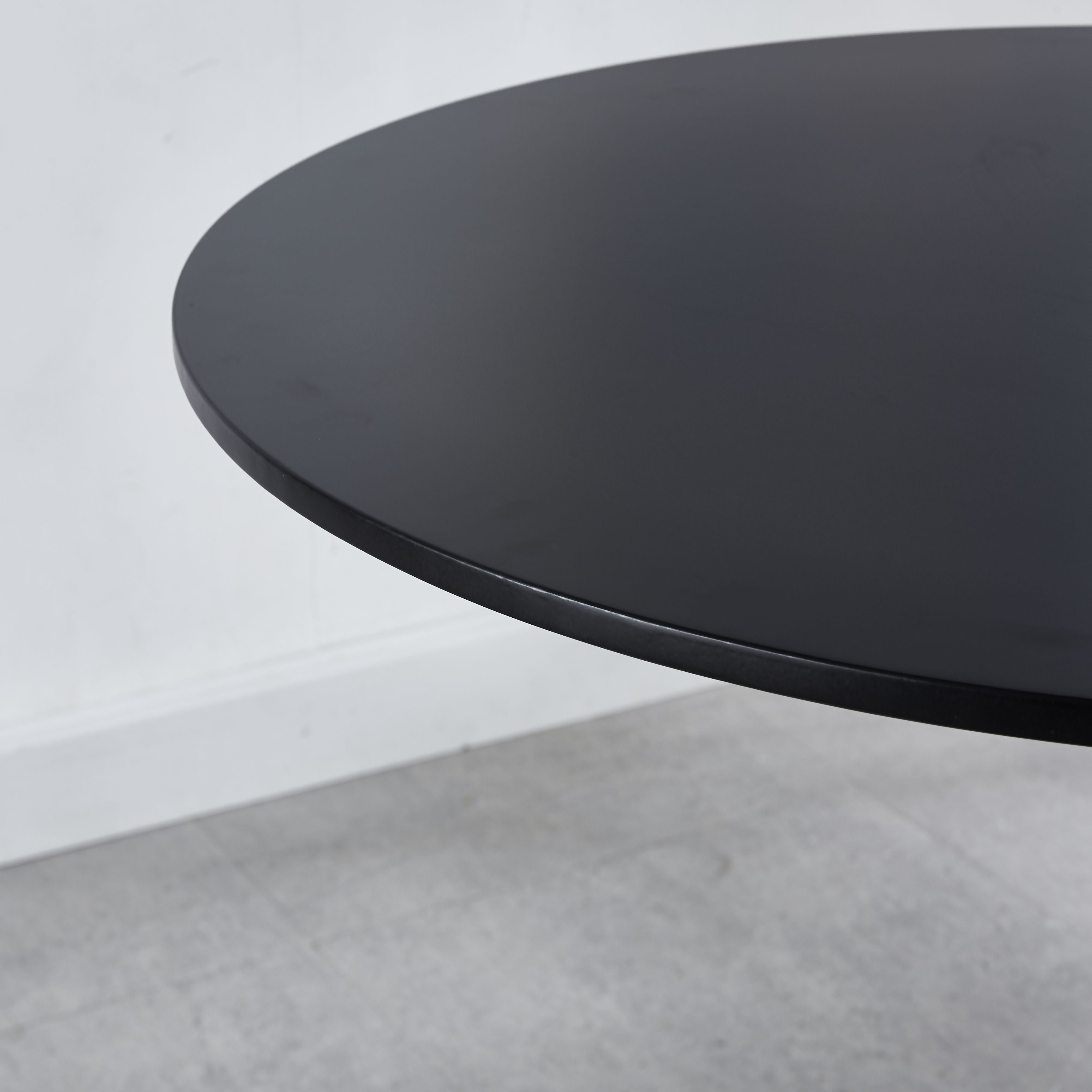 31.5&quot; Tulip Table Mid-Century Dining Table For 2-4 People With Round MDF Table Top, Pedestal Dining Table, End Table Leisure Coffee Table - Black