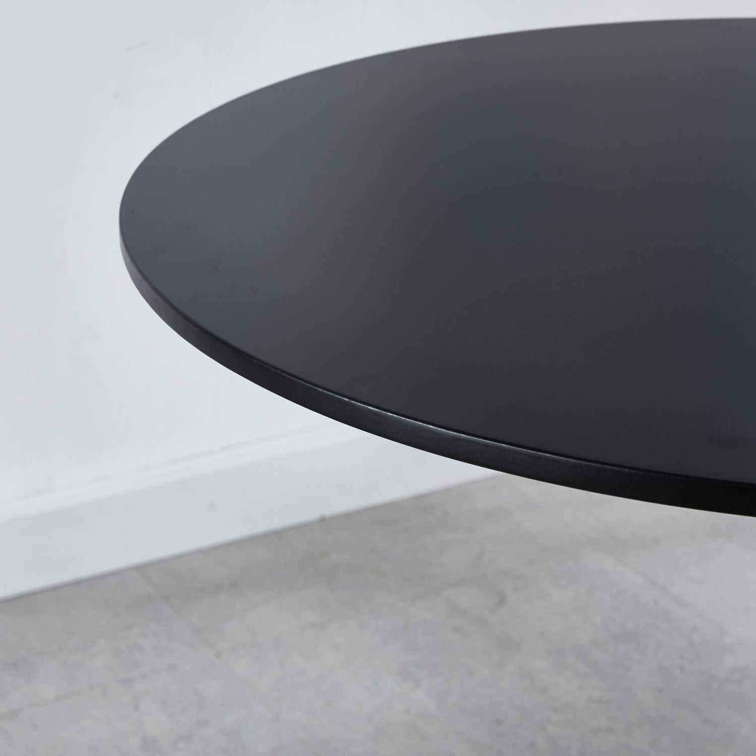 31.5&quot; Tulip Table Mid-Century Dining Table For 2-4 People With Round MDF Table Top, Pedestal Dining Table, End Table Leisure Coffee Table - Black