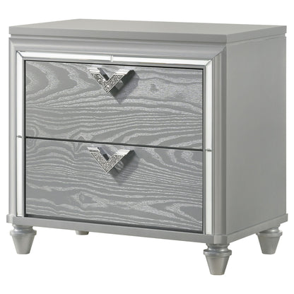 Delacroix - 2 Drawer Nightstand With Felt Lined Top Drawer - Silver