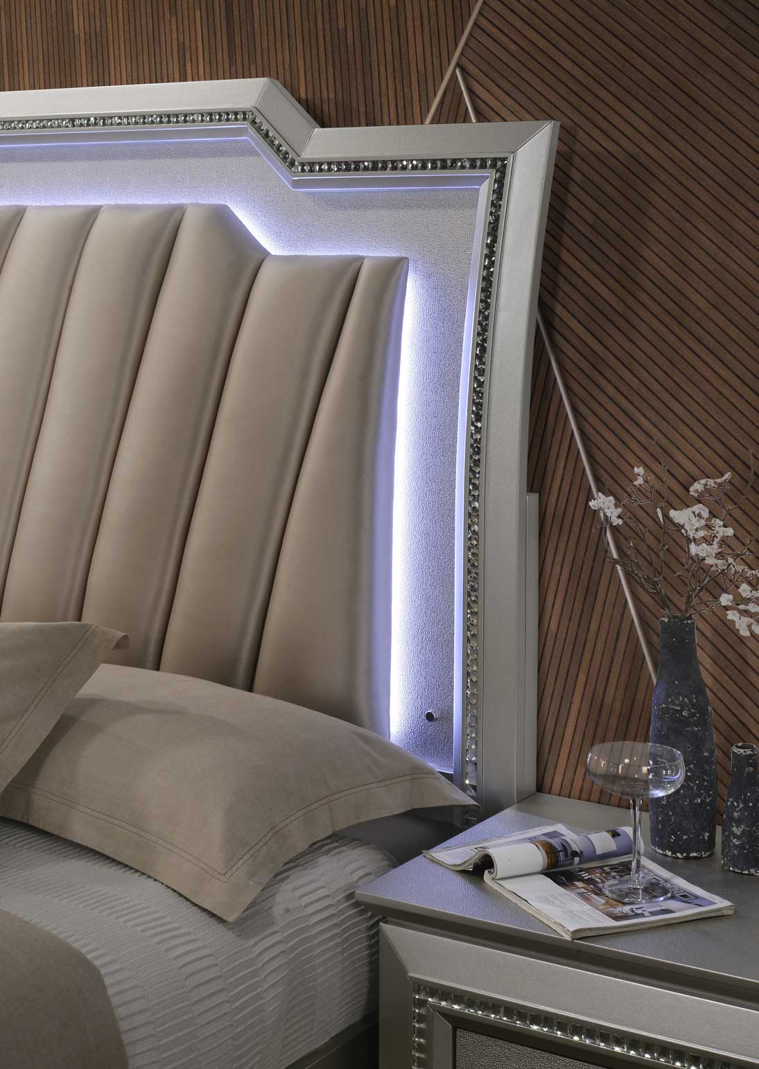 Kaitlyn - Bed With LED &amp; Storage