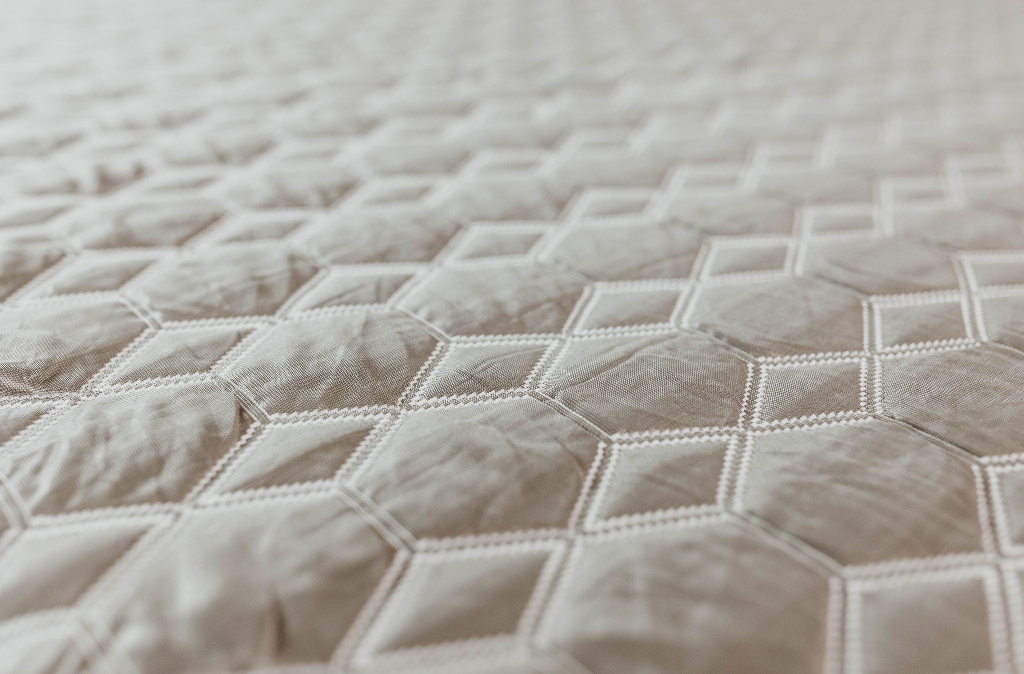 Copper Lux Hybrid - 14&quot; Mattress With Copper Infused Contouring Memory Comfort Layer And Supportive Coil System