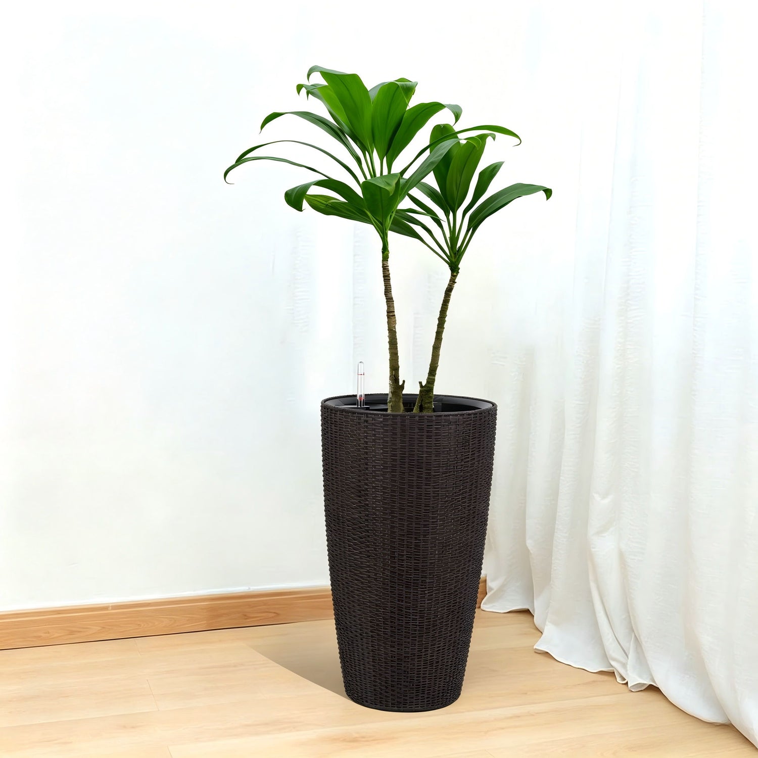 Tall Planters Set With Water Level Monitor And Auto Watering