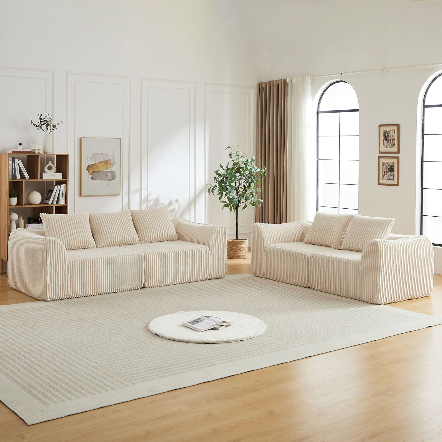 Minimalist Set With Curved Lines &amp; Gently Sloped Backrest